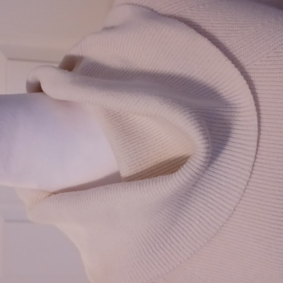 💙🌺Women's White/Cream Sweater - Picture 6 of 10